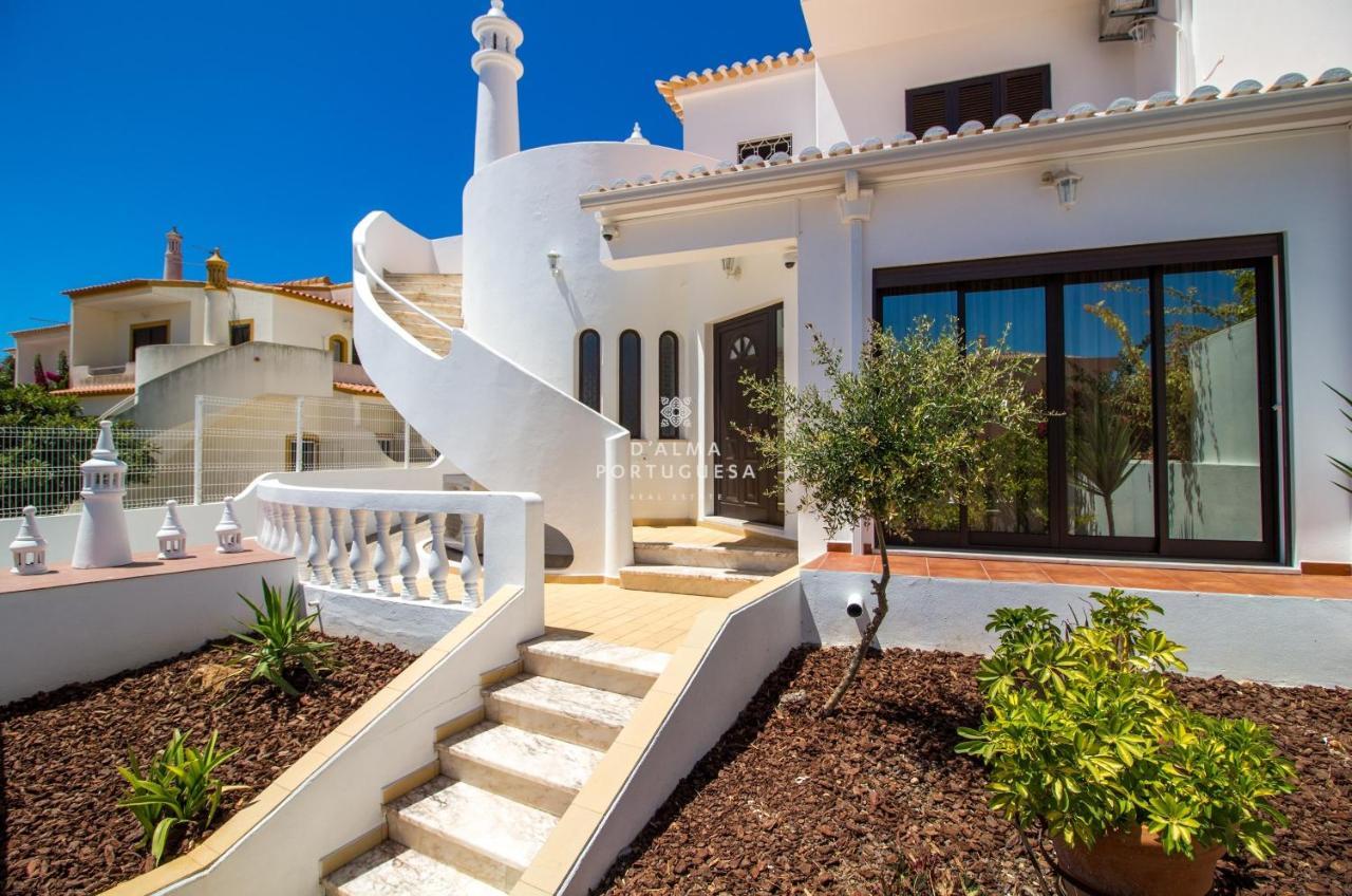 Dalma Dogueno Albufeira